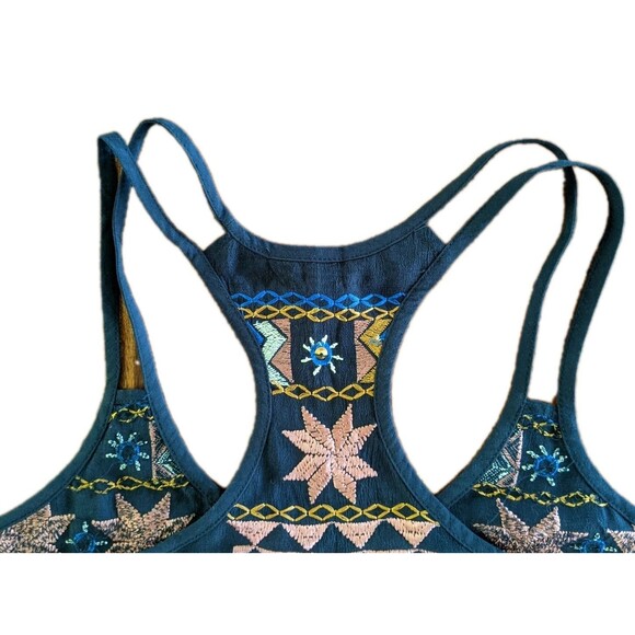 Lucky Brand Embroidered Tank Sz M Navy Blue Strappy V-neck Boho Geometric Racer - Picture 8 of 11